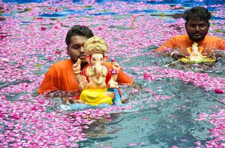 मुंबई में गणेश विसर्जन शुरू, फुटेज में देंखे पहले दिन 2850 से ज्यादा मूर्तियां विसर्जित; 25 सितंबर को अनंत चतुर्दशी