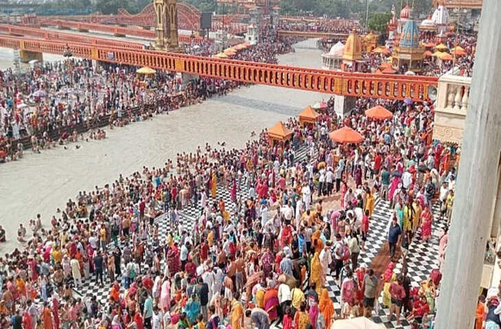 बुद्ध पूर्णिमा पर हरिद्वार में आस्था का सैलाब, वीडियो में देंखे हरि की पैड़ी पर 3 लाख से अधिक श्रद्धालुओं ने किया गंगा स्नान