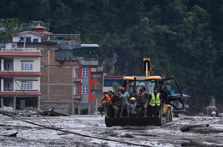नेपाल में तबाही के बाद उत्तराखंड में बढ़ी सतर्कता, चंपावत में हाई अलर्ट; SDRF टनकपुर टीम तैयार