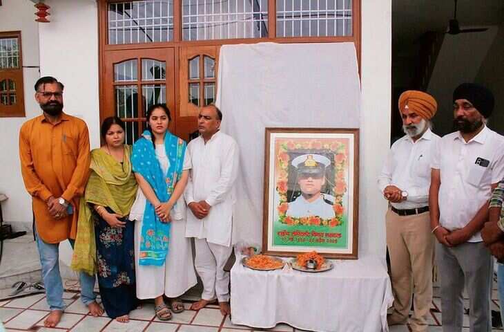 युद्ध विराम राष्ट्र का रणनीतिक निर्णय, लेफ्टिनेंट नरवाल के पिता