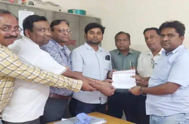 Bharatpur फ्यूल सरचार्ज व बढ़ी हुई दरों को वापस लेने की मांग लघु उद्योग ने सौंपा ज्ञापन