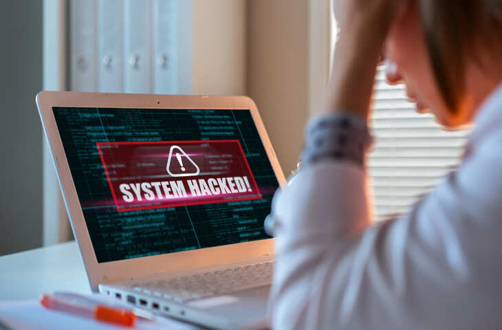 Hacking Alert: अकाउंट हैक होने के बाद सबसे पहले क्या करें? ये 5 जरूरी कदम बचा सकते हैं आपका पैसा और डेट