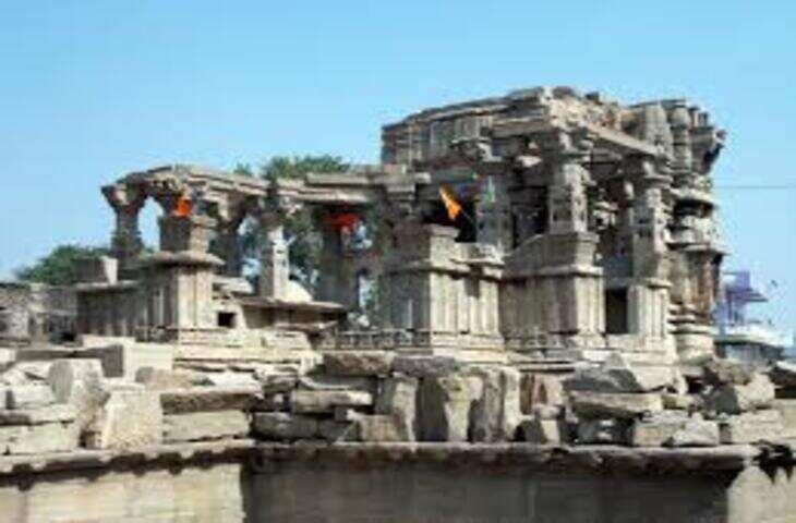 क्या आप जानते हैं भारत में है ऐसा मंदिर जहां विराजते हैं भूत? 2 मिनट के वीडियो में जानिए इस रहस्यमयी मंदिर की सच्चाई और मान्यताएं