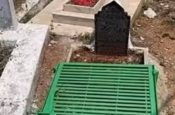 पाकिस्तान में खुली 'डिजाइनर कब्रों' की दुकान, इस वायरल वीडियो ने इंटरनेट पर मचाया गदर
