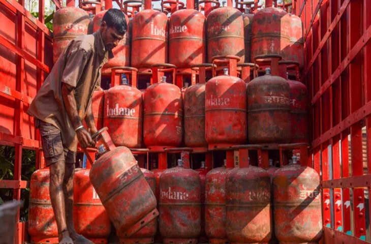HP, Indane और Bharat Gas उपभोक्ताओं के लिए जरूरी सूचना, समय रहते पूरा करें ये काम वरना होगा कनेक्शन बंद