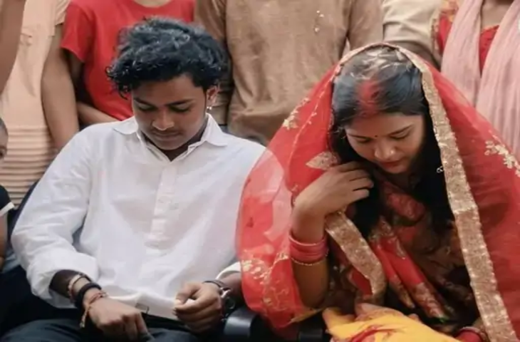 बिहार में अनोखी शादी बनी चर्चा का विषय, वीडियो में देंखे जेंडर चेंज के बाद फुफेरी बहन से मंदिर में विवाह