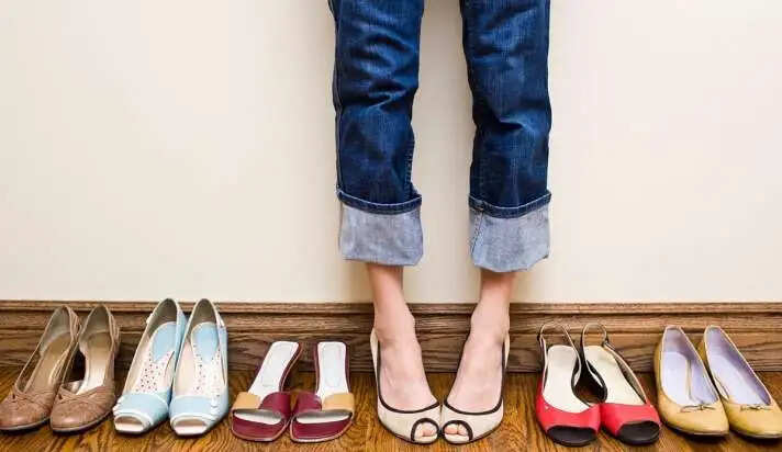 vastu tips wearing slippers of these colours can get you in trouble money will also be tight