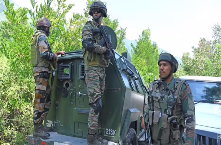 कठुआ के हीरानगर में अलर्ट, दो संदिग्ध दिखने के बाद सुरक्षाबलों ने शुरू किया सघन तलाशी अभियान