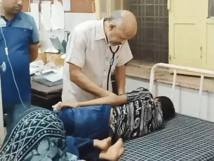 रतनजोत का फल खाने से 10 बच्चों की तबीयत बिगड़ी, भागवत कथा और भंडारे से लौट रहे थे