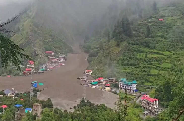 भारी बारिश जारी रहने से 8 राज्यों की नदियां खतरे के निशान से ऊपर बह रही हैं