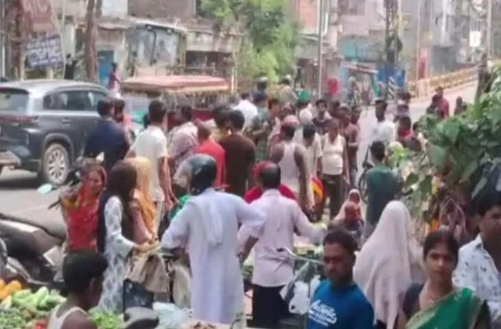 सब्जी विक्रेता महिला पर खौलता चावल का पानी फेंकने का आरोप, गंभीर रूप से झुलसी; पुलिस जांच में जुटी