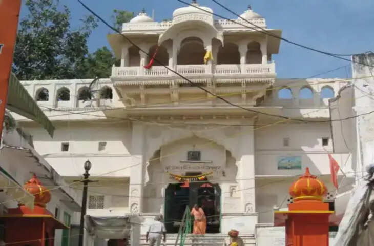 सिर्फ&nbsp;ब्रह्मा मंदिर ही नहीं पुष्कर के इन मंदिरों में भी छिपे है कई रहस्य, वीडियो में हर एक की कहानी जान चौंक जायेंगेआप&nbsp;