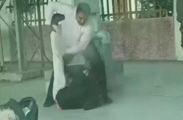 Video Viral :रेलवे प्लेटफॉर्म पर तांडव! नागदा स्टेशन पर दिव्यांग से मारपीट का वीडियो सामने आया, आरोपी GRP जवान निलंबित