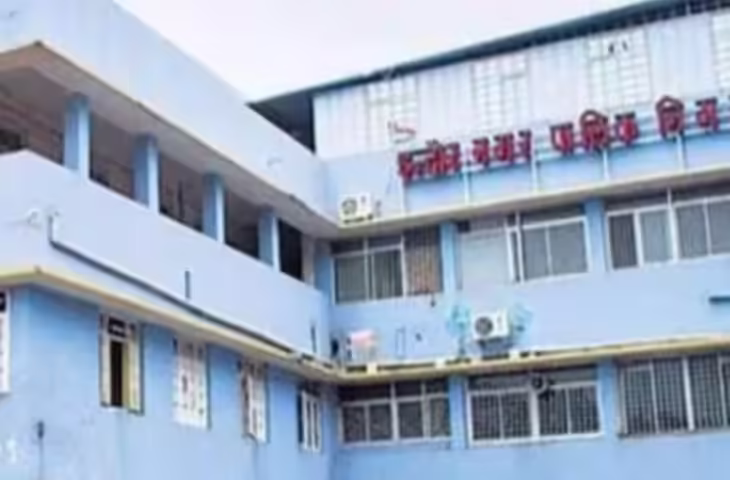 नगर निगम अफसर के तीन मकानों पर छापा, निकला करोड़ों का मालिक