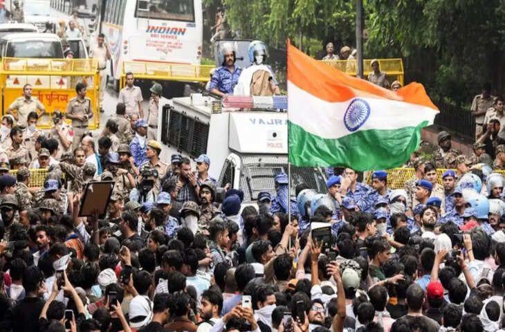 Delhi Police Body Camera: प्रदर्शन के दौरान पुलिसकर्मियों की हर गतिविधि होगी रिकॉर्ड, जानें कैसे काम करता है यह डिवाइस