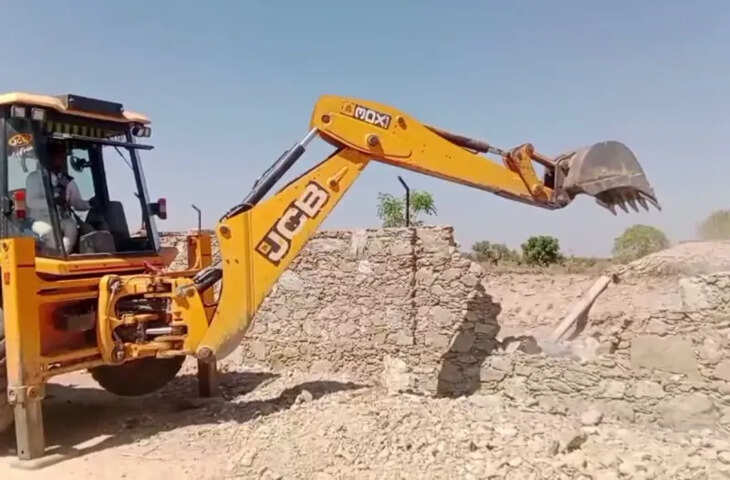 डेगाना के हरसौर में 10 टन अवैध विस्फोटक मामले के आरोपी के फार्महाउस पर प्रशासन ने बुलडोजर चलाया