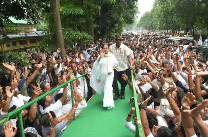 ममता बनर्जी का BJP पर हमला, वीडियो में बोलीं- चुनाव आयोग का इस्तेमाल कर चुनाव &lsquo;हाईजैक&rsquo; किया; SIR से वोट लूटे गए