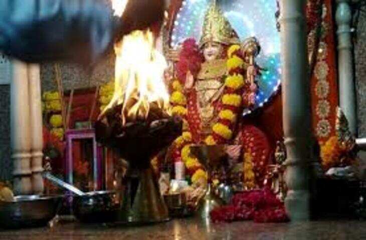 अजमेर के जय अंबे माता मंदिर में चोरी करते पकड़ा गया युवक, सीसीटीवी से हुआ खुलासा, ग्रामीणों ने दबोचा