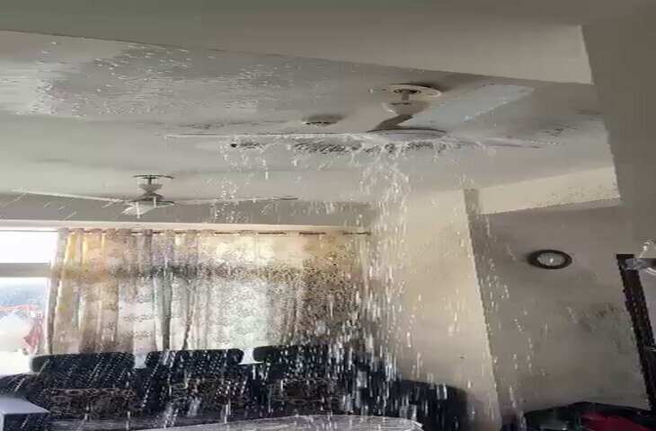 Viral Video: महंगे फ्लैट में बारिश बनी आफत, छत से फूट पड़ा झरना; लोग बोले- लाखों नहीं, करोड़ों का नुकसान