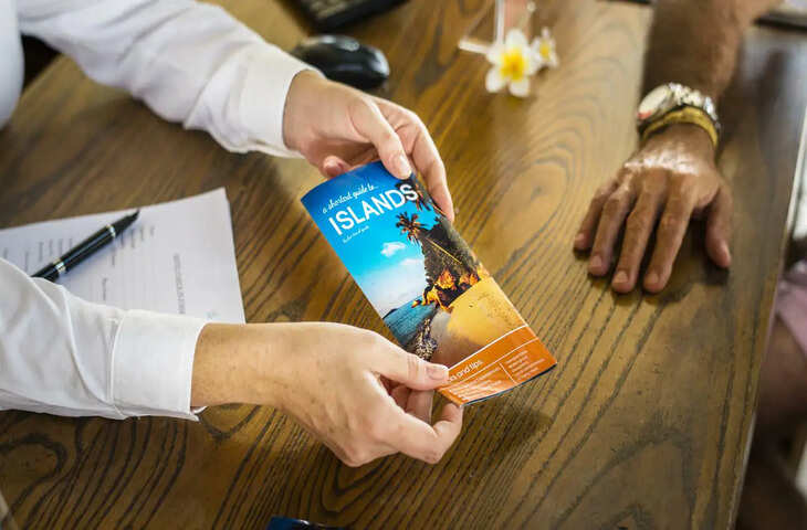 Career in Travel and Tourism: घूमने-फिरने के शौकीन ऐसे बनाएं करियर, जानें कोर्स, फीस, नौकरी और सैलरी की पूरी जानकारी