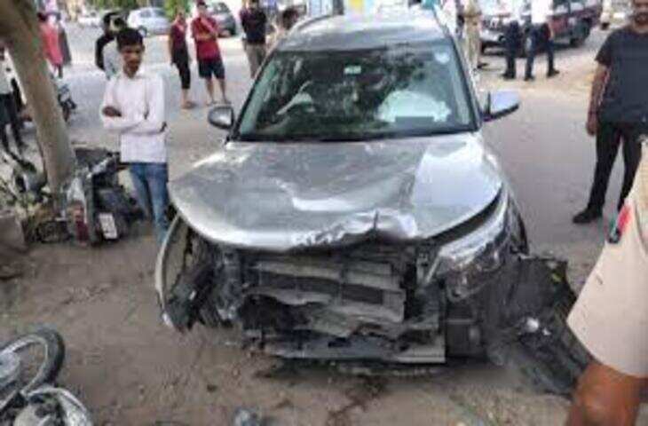 इतनी भी क्या जल्दी थी... दीदी ने रॉकेट की तरह उड़ा दी स्कूटी, कार के ऊपर हुई लैंडिंग