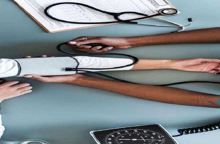 एनीमिया से बचाए अरबी के पत्तों में भरपूर मात्रा में आयरन होता है, जो एनीमिया के मरीजों में खून की कमी को पूरा करने के लिए बहुत फायदेमंद माना गया है। इसके सेवन से कमजोरी भी दूर होती है।