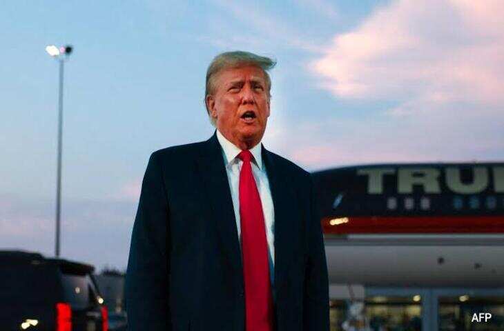 US प्रेसिडेंट की सुरक्षा में फिर बड़ी चूक!&nbsp;जेट से टकराने से बाल-बाल बचा ट्रंप का हेलीकॉप्टर, जाने पूरा मामला&nbsp;