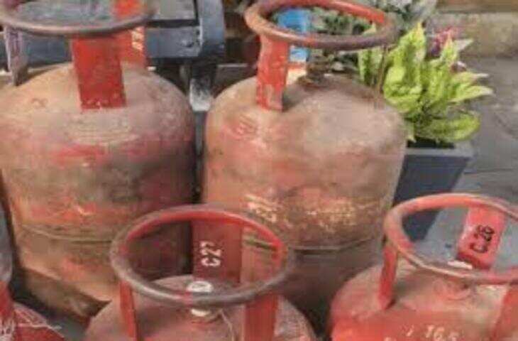 जयपुर में अवैध गैस सिलेंडर कारोबार पर प्रशासन की बड़ी कार्रवाई, फुटेज में देंखे 171 सिलेंडर जब्त