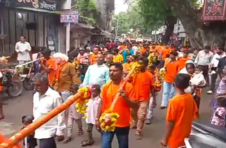 बांसड़ समाज के युवाओं ने निकाली भव्य कांवड़ यात्रा, बेणेश्वर धाम के जल से किया धनेश्वर महादेव का अभिषेक