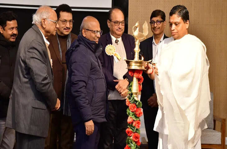 स्वास्थ्य सेवा और प्रबंधन कौशल को स्मार्ट तकनीक से बेहतर कैसे बनाएं, पतंजलि विवि के सेमिनार में विशेषज्ञों ने बताया