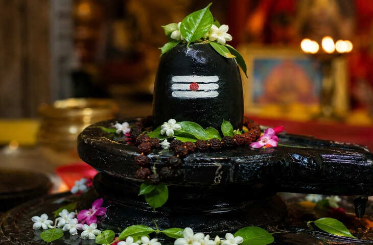 Sawan First Somwar 2026: 3 अगस्त को सावन का पहला सोमवार, जानें शिव पूजा की सही विधि और भोलेनाथ को चढ़ाने वाली शुभ चीजें