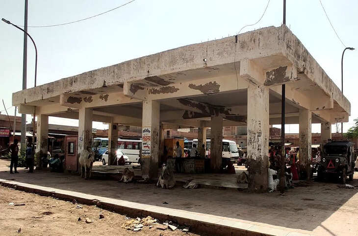 पोकरण का केंद्रीय बस स्टैंड विकास से वंचित, डेढ़ दशक से नहीं हुआ कोई सुधार कार्य