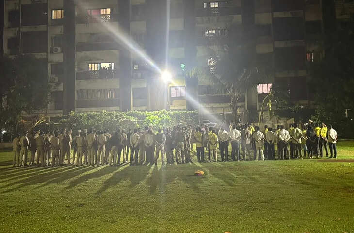 महाराष्ट्र में कई स्थानों पर सायरन बजाकर मॉक ड्रिल के तहत लोगों को निकाला गया