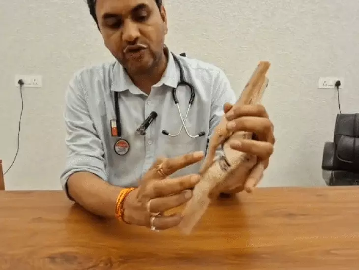 सावधान! घुटने मोड़कर बैठने की आदत पड़ सकती है भारी, कम उम्र में बढ़ सकता है जोड़ों पर दबाव