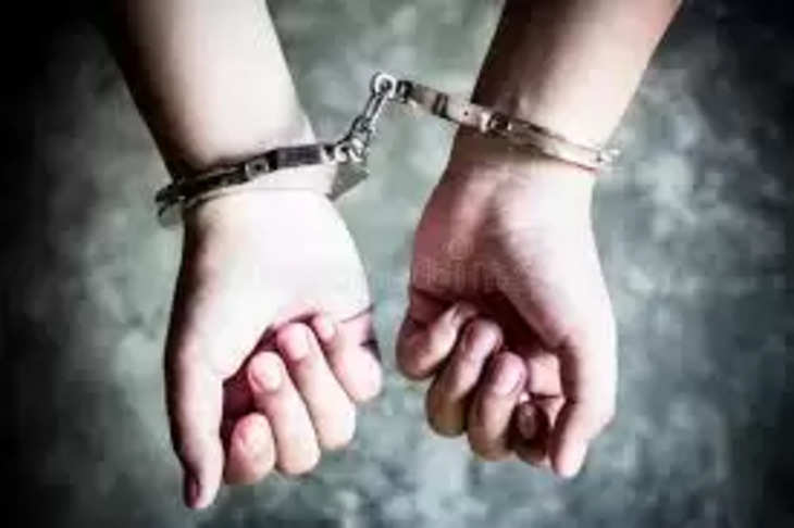 Chapra फाइनेंस कंपनी के कर्मचारी से पैसे लूटने के आरोप में दो गिरफ्तार