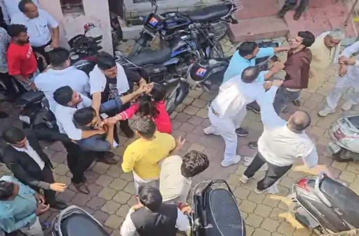 मुजफ्फरनगर कचहरी में महिला और उसके भाई से मारपीट, अधिवक्ताओं के चेंबर के बाहर हंगामा; वीडियो वायरल