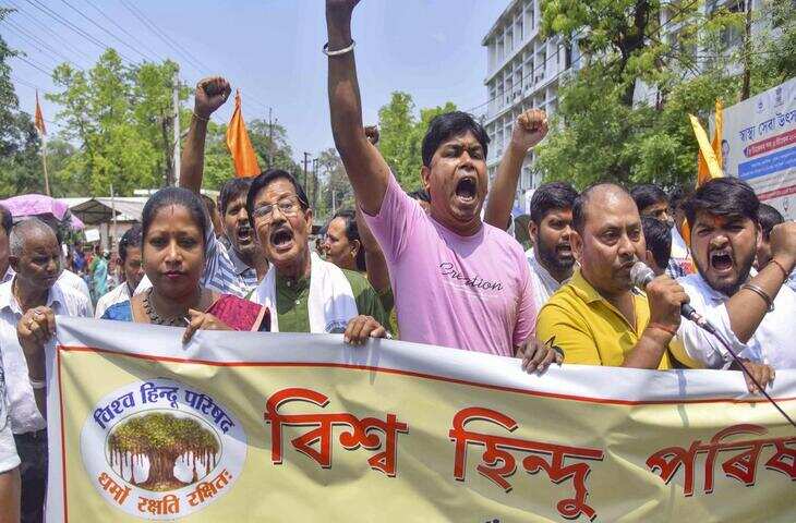 मुर्शिदाबाद हिंसा के खिलाफ नागपुर में विहिप का प्रदर्शन, पश्चिम बंगाल में राष्ट्रपति शासन की मांग