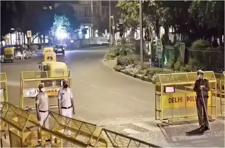 न्यू ईयर पर दिल्ली में ट्रैफिक प्लान लागू, 31 दिसंबर रात से 1 जनवरी तक कनॉट प्लेस&ndash;इंडिया गेट समेत कई इलाकों में डायवर्जन