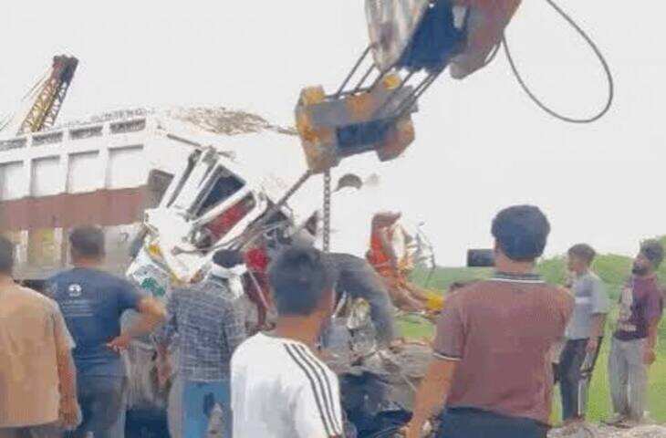 भीलवाड़ा में दो ट्रेलरों की भीषण टक्कर, केबिन बनी कबाड़; चालक की मौके पर मौत