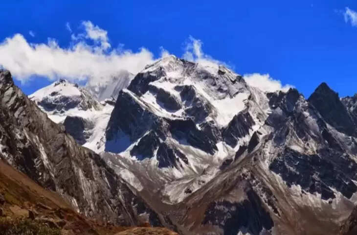 इस पर्वत पर बनी है ॐ की आकृति, दिन-रात आती हैं ऐसी आवाज, जानिए भोलेनाथ से जुड़े इस पर्वत का रहस्य