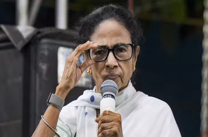 &lsquo;मैं राजनीति से संन्यास...' TMC में कलह के बीच ये क्या बोल गई ममता बनर्जी ?&nbsp;BJP को लेकर दिय बड़ा बयान&nbsp;