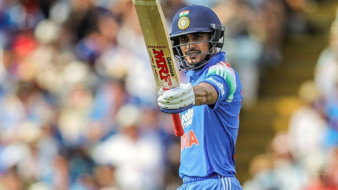 ICC Ranking Update: अक्षर पटेल ने मारी लंबी छलांग, जानिए शुभमन गिल नंबर-1 बल्लेबाज बनने से कितने दूर?