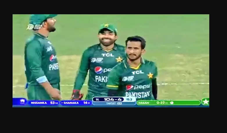 mohammad rizwan takes review without asking babar azam--11111112