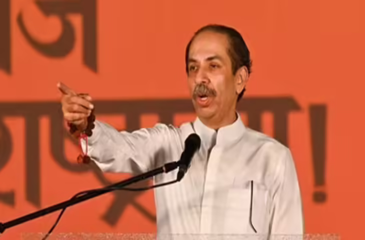 उद्धव ठाकरे की बढ़ी टेंशन! दिल्ली में बुलाई गई सांसदों की बैठक, संजय राउत बोले- ₹50-50 करोड़ के ऑफर दिए गए