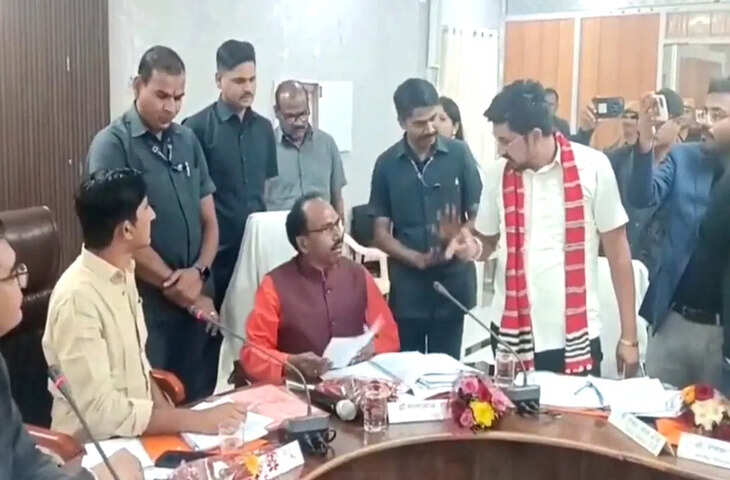 डूंगरपुर में बीएपी सांसद और विधायक ने भाजपा सांसद को धमकाया, वीडियो में जानें बैठक में गरमाया माहौल, हाथापाई तक पहुंची नौबत