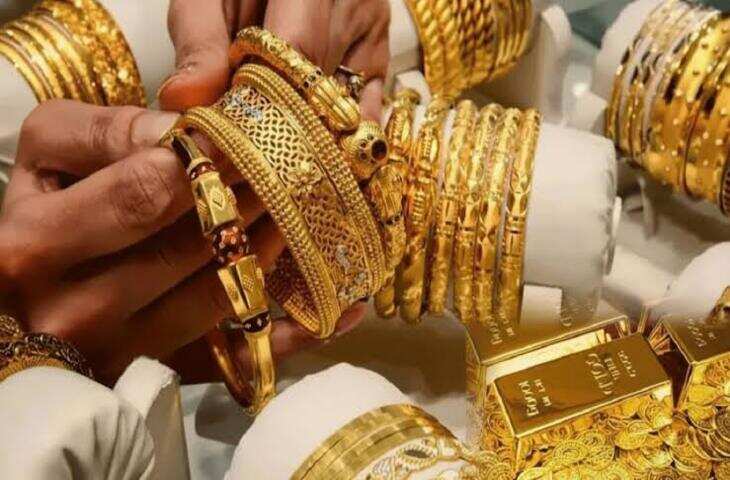 Gold Price Today: एक साल में करीब 60% महंगा हुआ सोना, त्योहारों में बदला खरीदारी का ट्रेंड