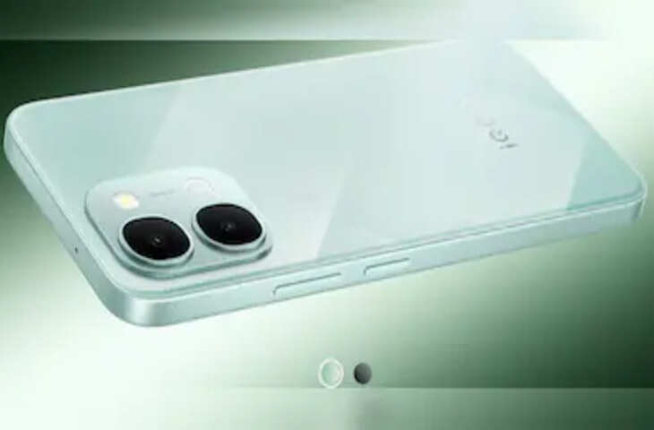 iQOO 16 की भारत में जल्द हो सकती है एंट्री, 8400mAh बैटरी और 165Hz डिस्प्ले समेत मिलेंगे दमदार फीचर्स