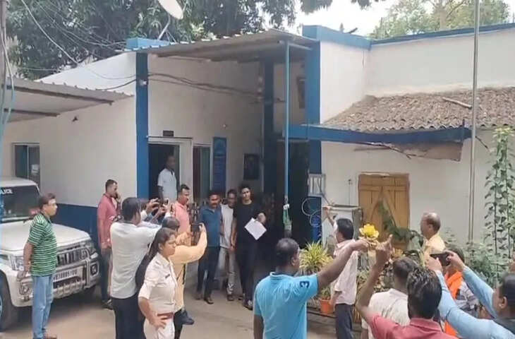 पश्चिम बंगाल में TMC नेताओं पर कार्रवाई तेज, वीडियो में देंखे दुर्गापुर में गिरफ्तारी के बाद विरोध प्रदर्शन, फलता में जांच जारी