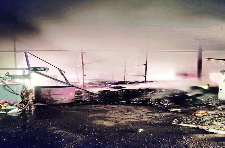 फैक्ट्री में भीषण आग, लाखों का नुकसान, मशीनें और कच्चा माल जलकर राख