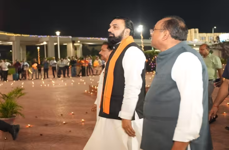 पीएम मोदी के जन्मदिन पर &lsquo;आशीर्वाद का दीया&rsquo; कार्यक्रम पर CJP और RJD का तंज, सामने आईं तीखी प्रतिक्रियाएं